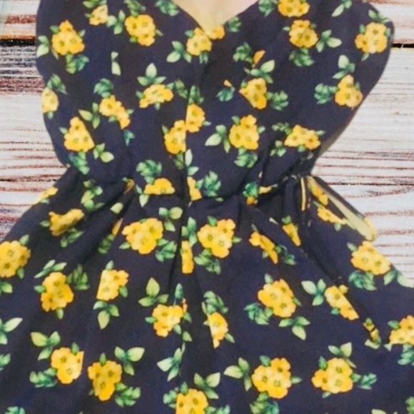 ❌DONATED❌Navy Blue Yellow Floral Elastic Waist Lined Shorts Romper - Picture 6 of 10